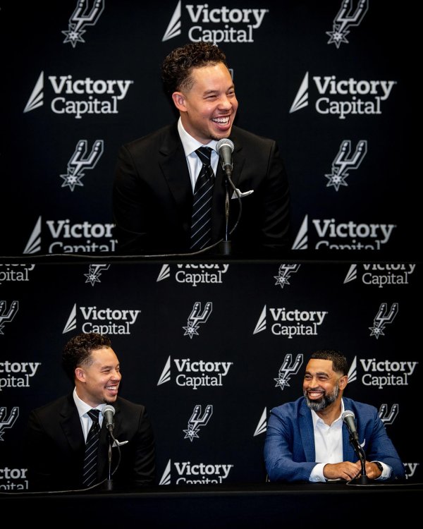 天宇优配 约翰逊转正后首次发声：马刺不会重启将延续波帅执教风格，要走出舒适区