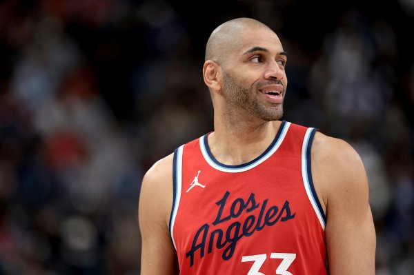 易速宝 下赛季拥有球员选项！快船总裁：我们1000%希望巴图姆能留队