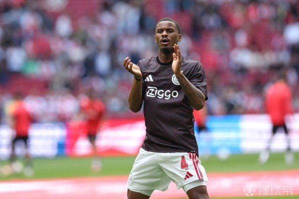 本信选配 记者：切尔西仍对哈托保持关注，但目前尚未提出报价